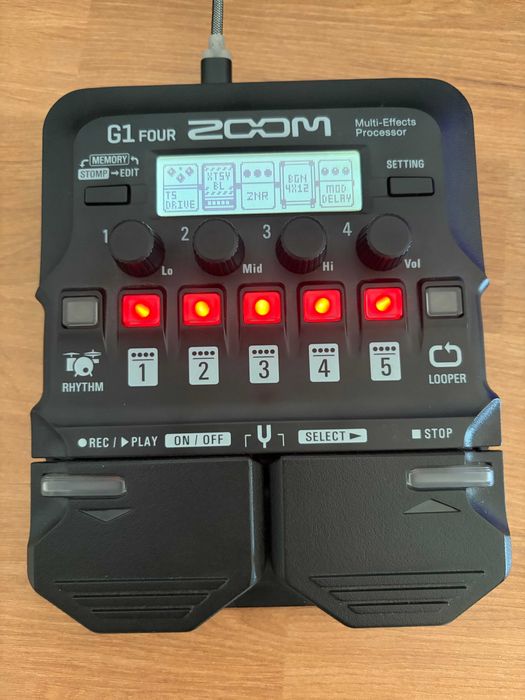 Pedal Multi-efeitos Zoom G1 FOUR para Guitarra – Como Novo