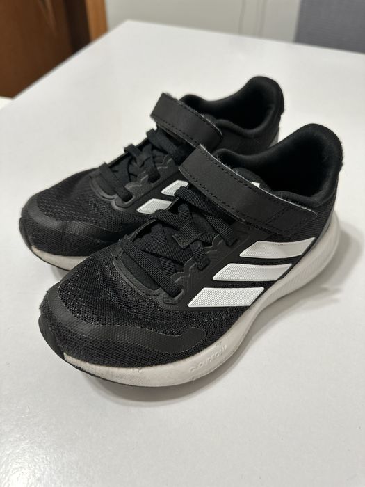 Кросівки adidas 30