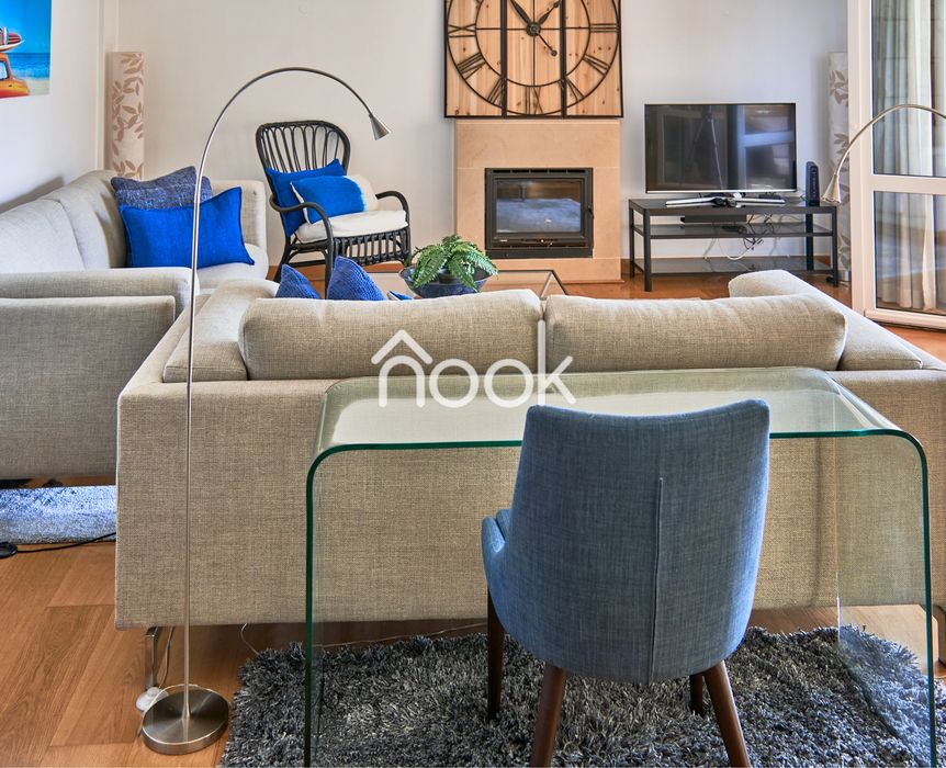 Conjunto de 2 Sofás Modernos em Excelente Estado