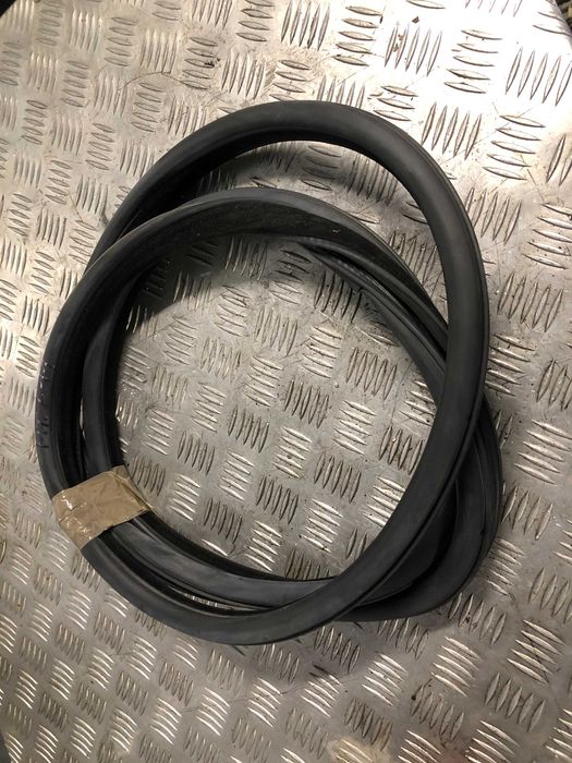 Uszczelka drzwi karoseryjna prawy tył Bmw F11