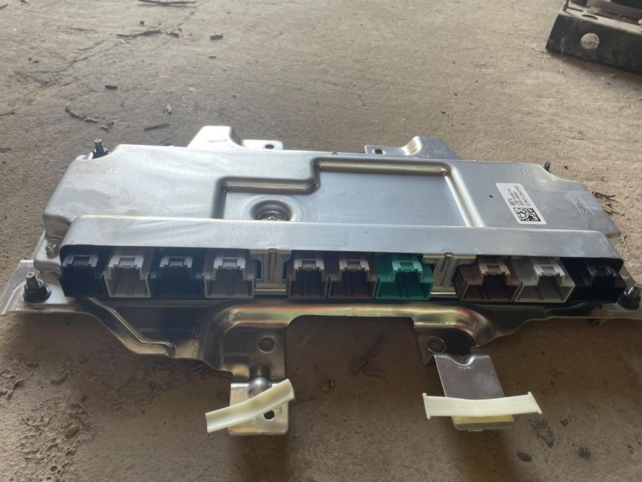 FORD Mustang Mach-E, деталі батареї 98,8кВт 75кВт