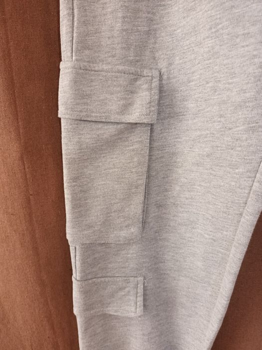 Calças jogger cinza claro