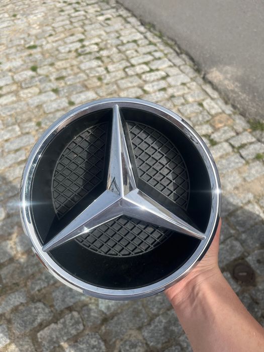 Símbolo Mercedes novo frontal