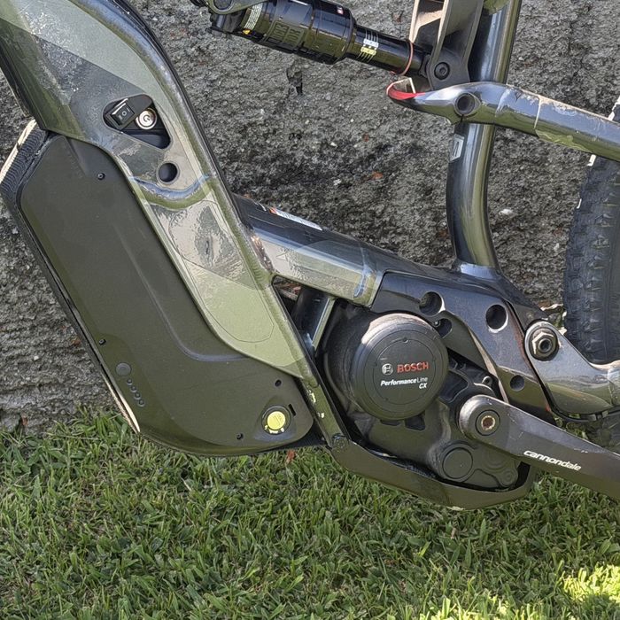 Bicicleta elétrica Cannondale personalizada — peça única