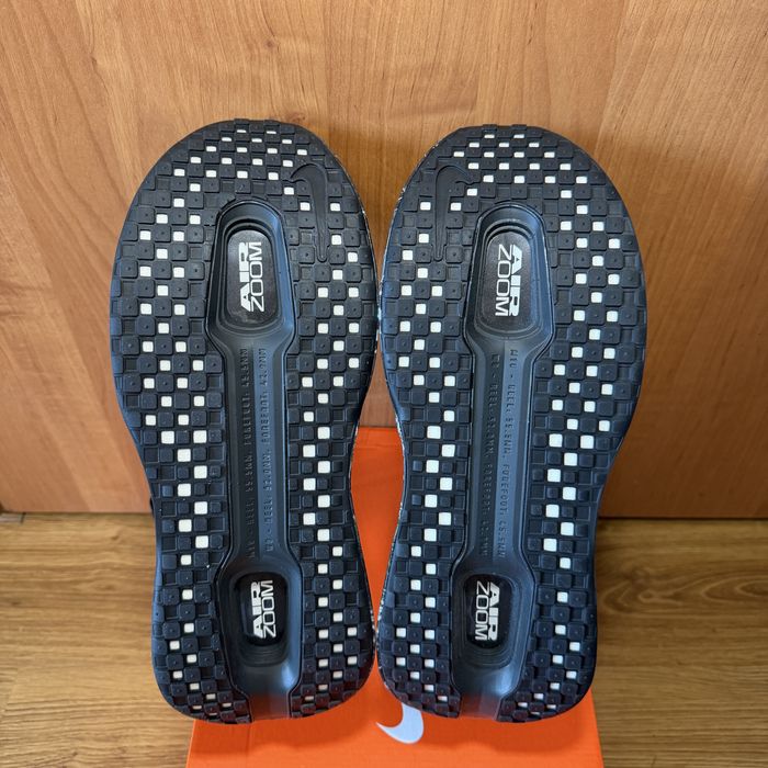 Оригінальні Nike Vomero Premium розмір 12us