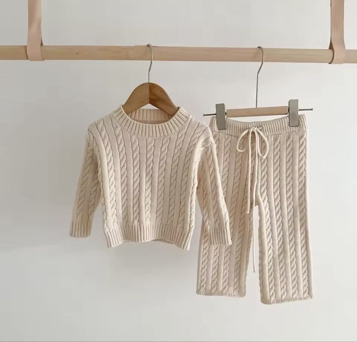 Вязаний костюм для дівчинки 92-98см 2-3 роки
