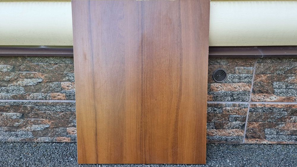 ДСП мебельная, толщина 18мм. Полка для шкафа. Состояние отличное.