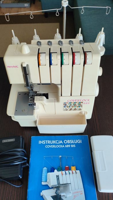 Maszyna krawiecka Coverlok Merrylock 689