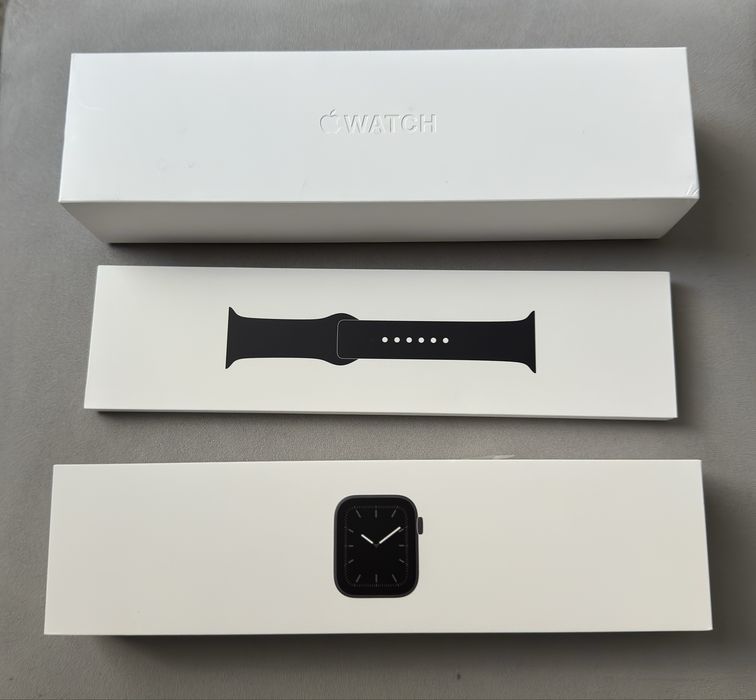 Apple watch 5.