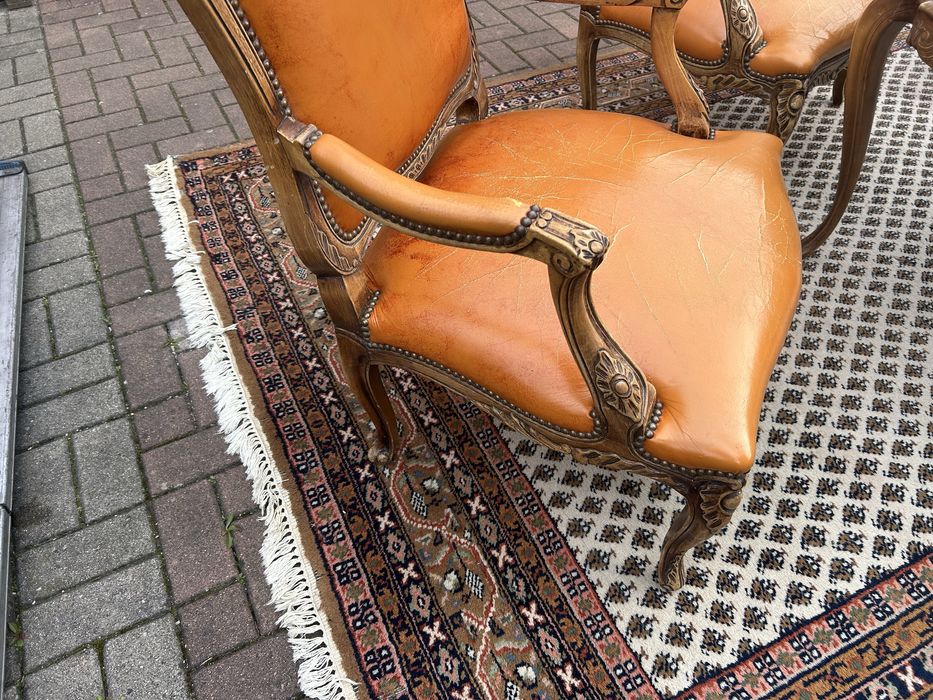 Fotele ludwikowskie +stół z blatem marmurowym