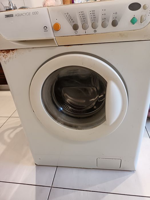 Пральна машина Zanussi.