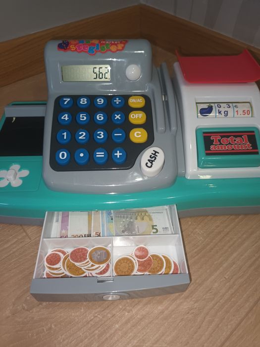 Caixa registadora faz de conta