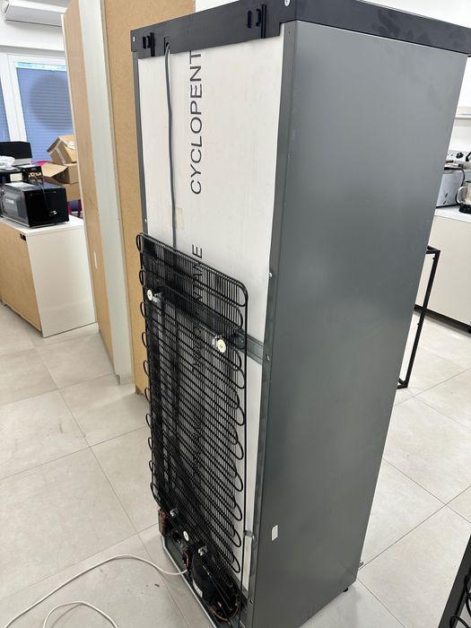 Lodówka / witryna chłodnicza WHIRLPOOL