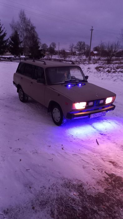 ВАЗ 2104. Деталі по телефону.