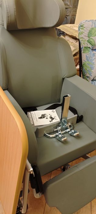 Wózek inwalidzki specjalny Vermairen Coraille z regulacją pochylenia