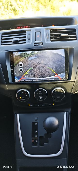 Сімейне 6 містне авто Mazda 5