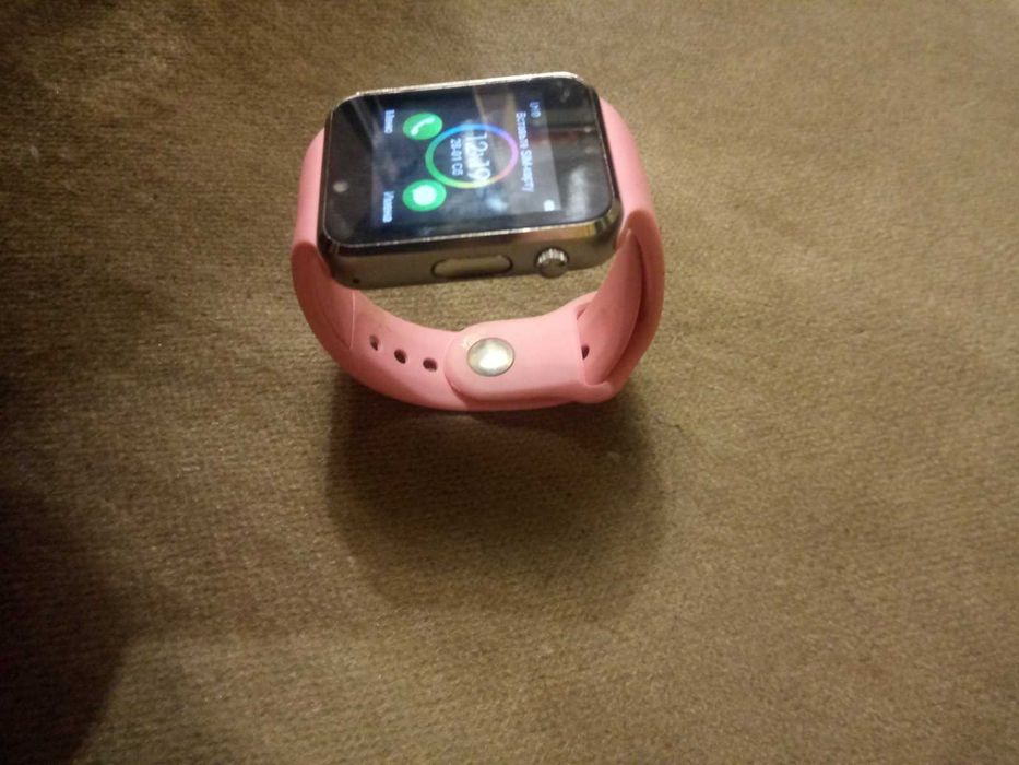 женские наручные часы  с функцией телефона