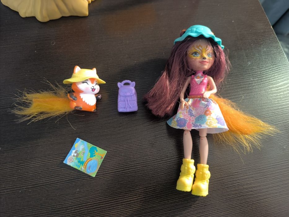 Mattel Enchantimals Placyk zabaw Lalka + lis Zestaw FRH44 Frh45