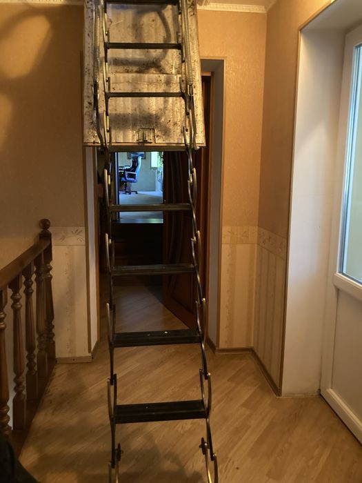 Продаж нового будинку в центрі смт Макарів