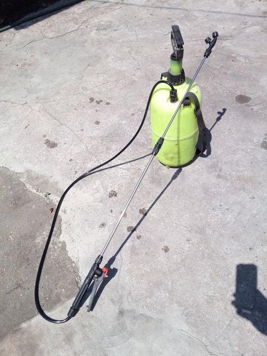 Оприскуватель садовий