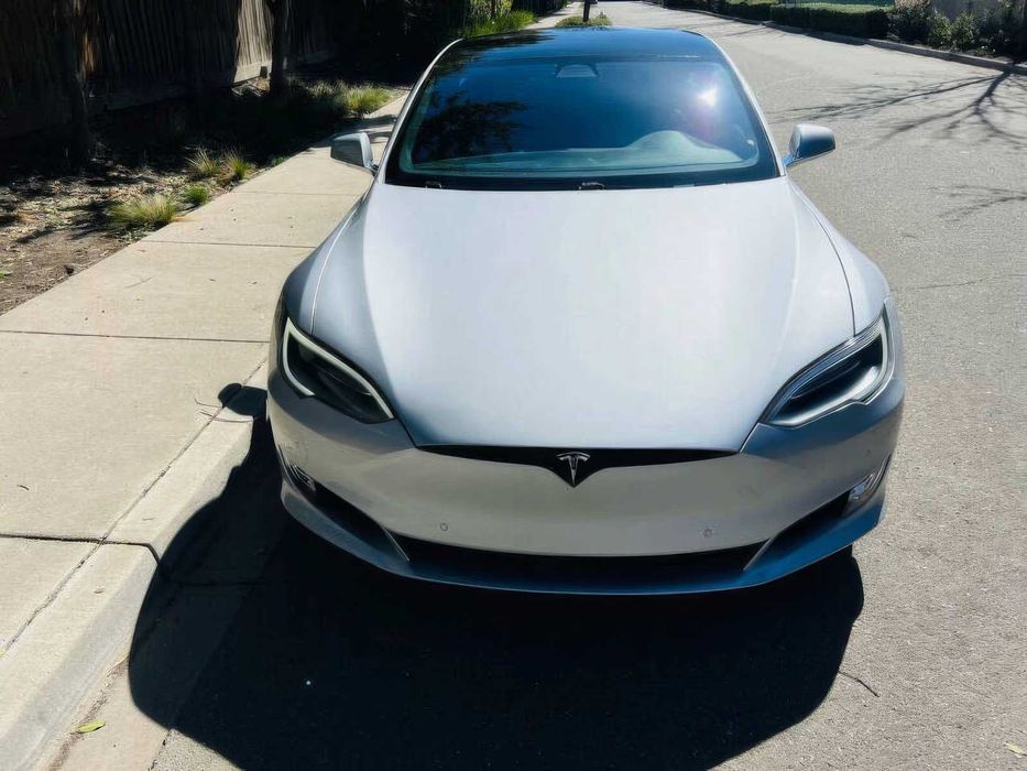Tesla Model S P100D      2017