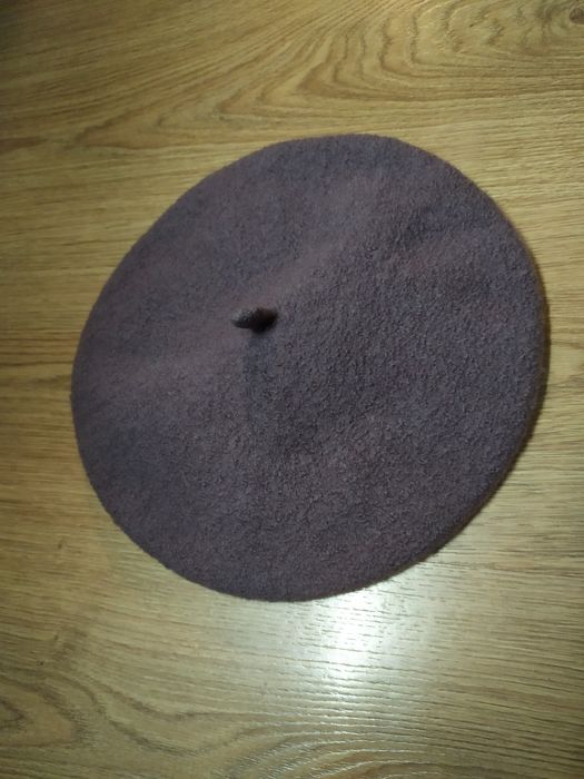 Берет - шапка жіночий