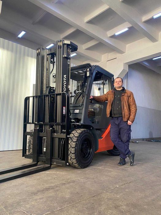 Toyota 32-8FGF30 FSV4700/ Новый/ Газ/Бензновый двигатель