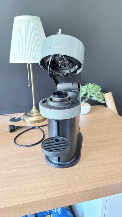 Pack Nespresso Completo – Máquina + Aeroccino + 257 cafés + suporte