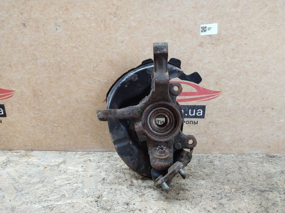 Toyota Corolla E11 95-02 Поворотный кулак передний левый цапфа ступица