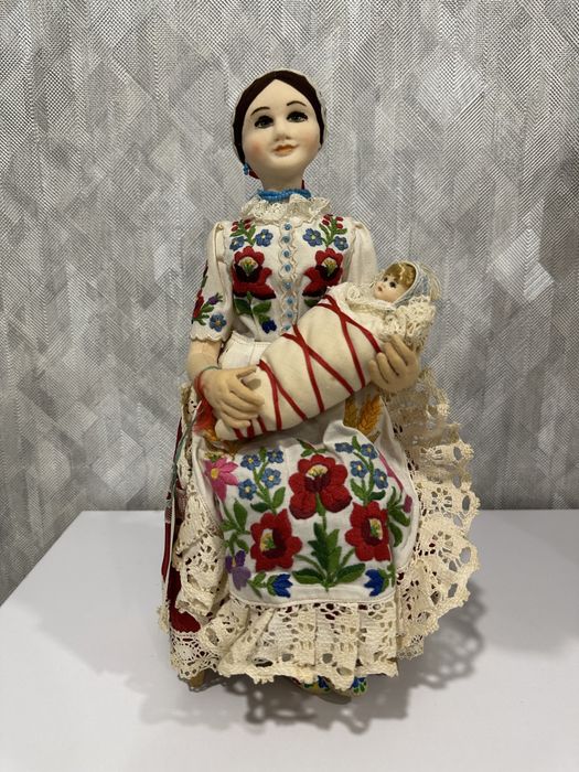 Колекційна лялька.