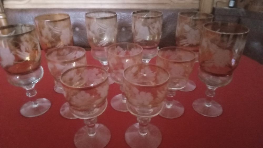 Продам посуд вживаний і новий.