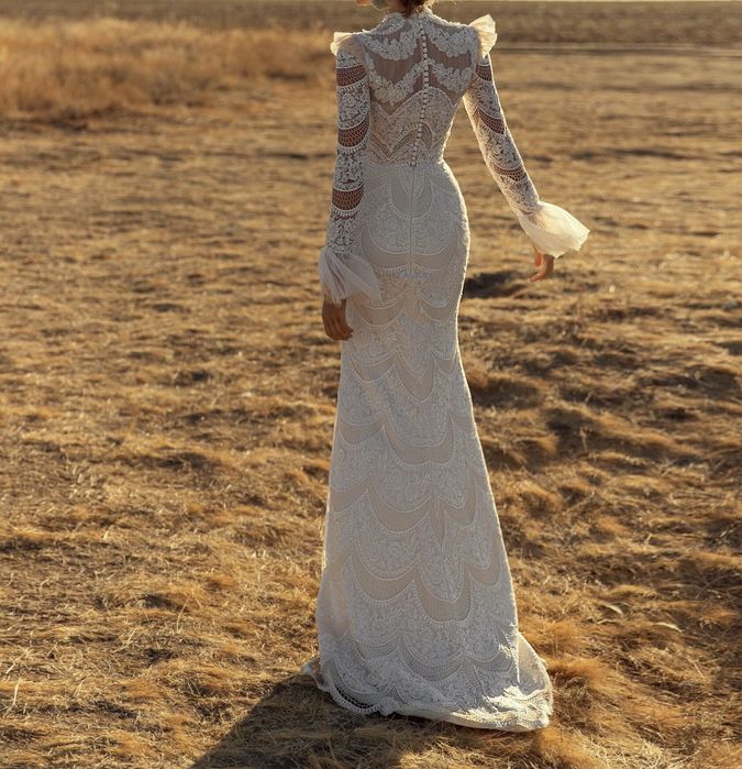 Весільна сукня.