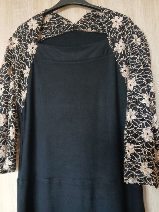 Czarna sukienka wizytowa  rozmiaru M/L .