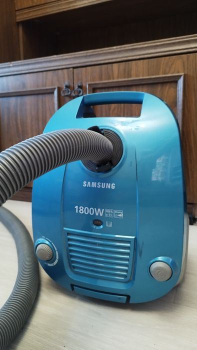 Пилесос Samsung 1800 watt.