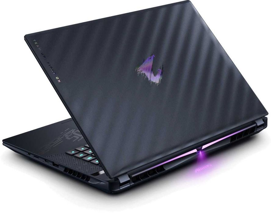 GIGABYTE AORUS MASTER - OLED • Ultra 9 275HX  • 32GB • RTX 5090 • 2TB