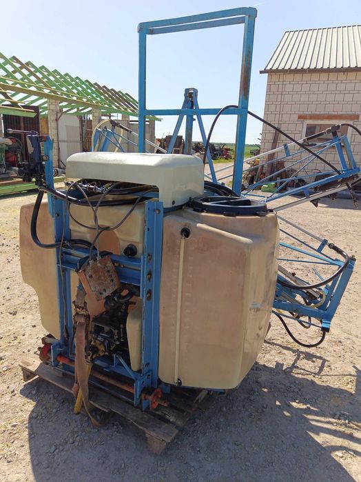 opryskiwacz Tecnoma Amazone 1000l 15m berthoud ładny