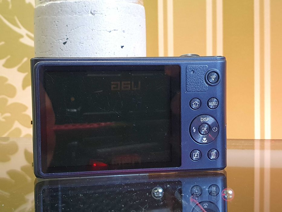 Цифровий фотоапарат Samsung WB30F з 16,2-мегапікселями , Wi-Fi