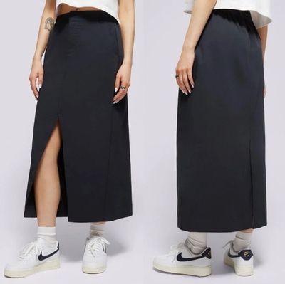 Спідниця Nike Women's Twill Skirt HQ8022-010