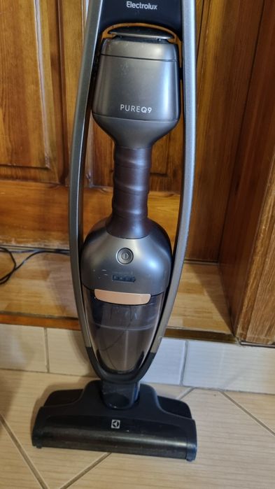 Odkurzacz pionowy Elektrolux na części