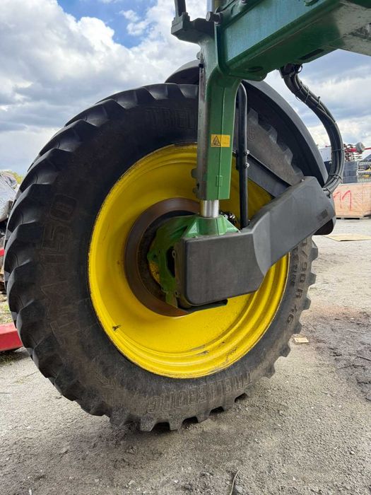 Обприскувач самохідний John Deere M4040