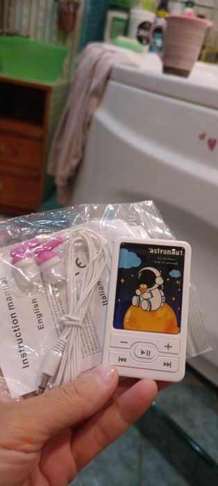 Продам новый цифровой usb MP3 плеер со спикером