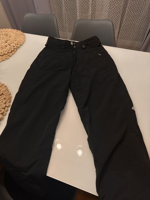 czarne spodnie snoboardowe  burton