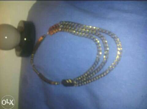 Colar dourado parfois