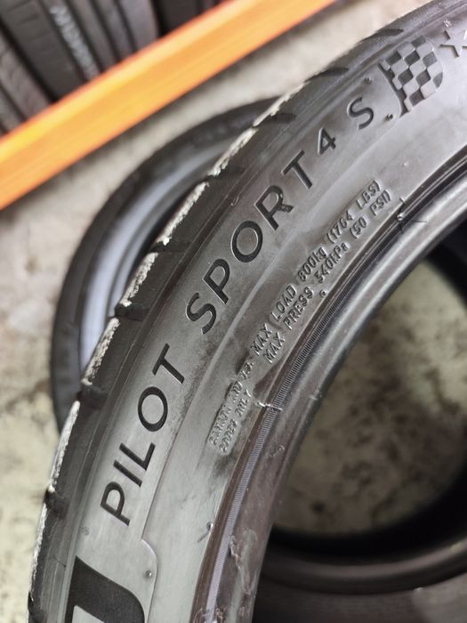 Pneus 275/35zr19 Michelin Pilot Sport 4S com 75% piso