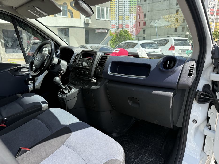 Opel Vivaro 2017р., 1,6сdti, груз-пас, довга база