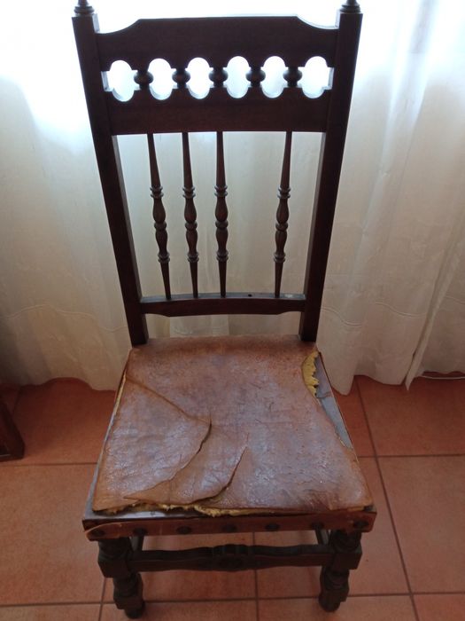 Conjunto de 8 Cadeiras Vintage Robustas