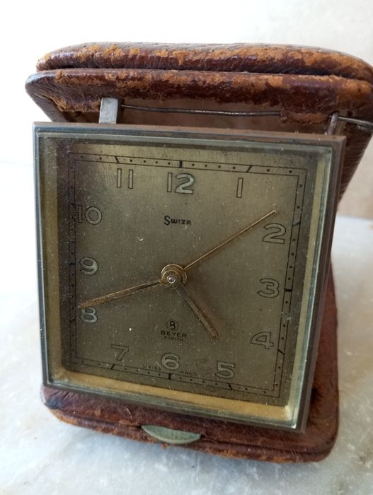 Despertador vinage mecanico de viagem Swiza 8 de 1950