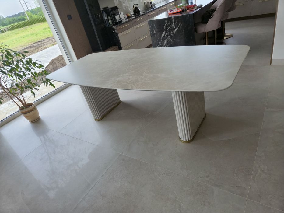 Stol spiek kwarcowy czarny mat  + stal Radvision