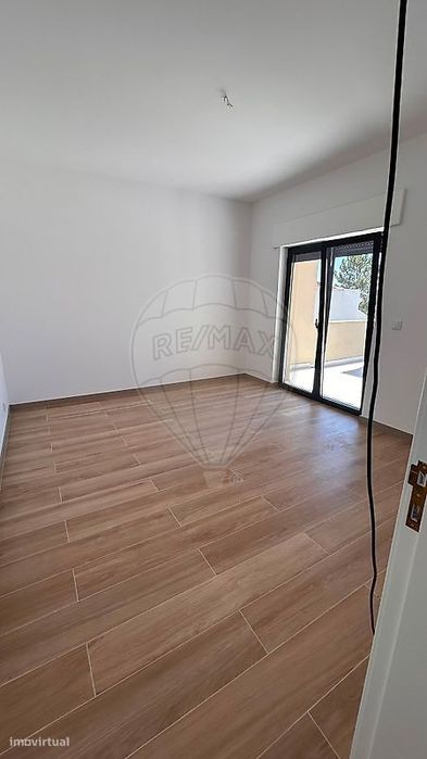 Moradia T5 para venda