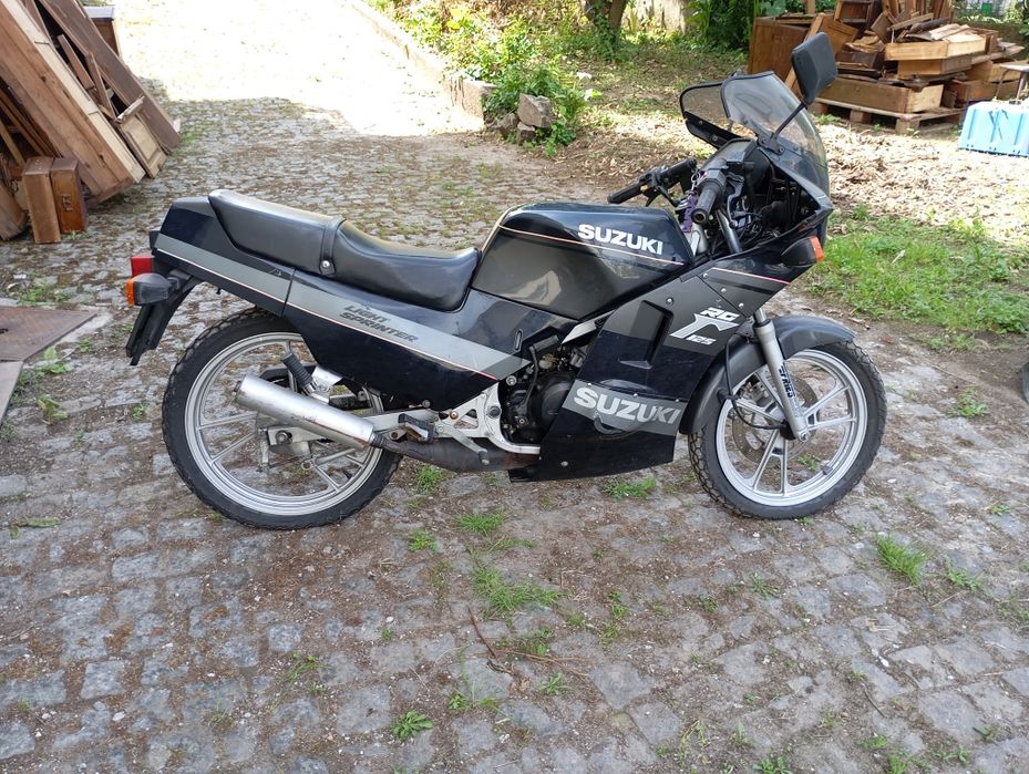 Suzuki 125 RG documentos suíços